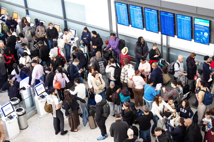 Immigration officers ordered to help with airport security